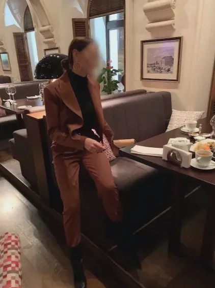 Amina, 39