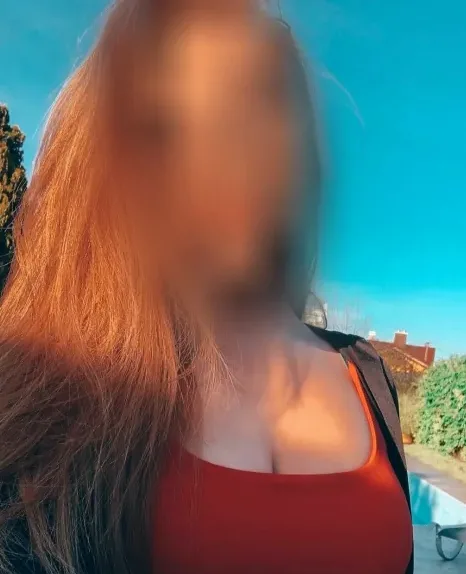 Anouk, 34