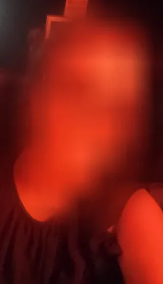 Aya, 24