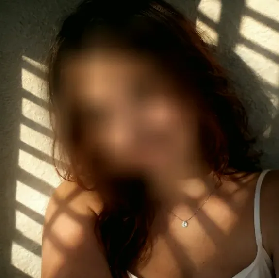 Chantal, 23