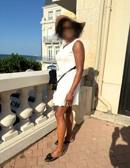 Esmee, 36