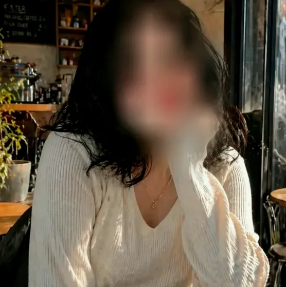 Hajar, 25
