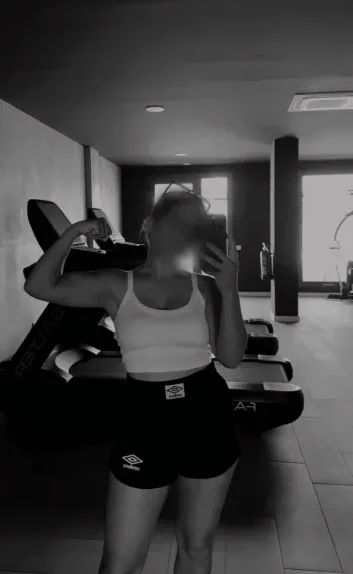 Kirsten, 25