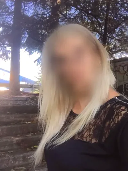 Monique, 32