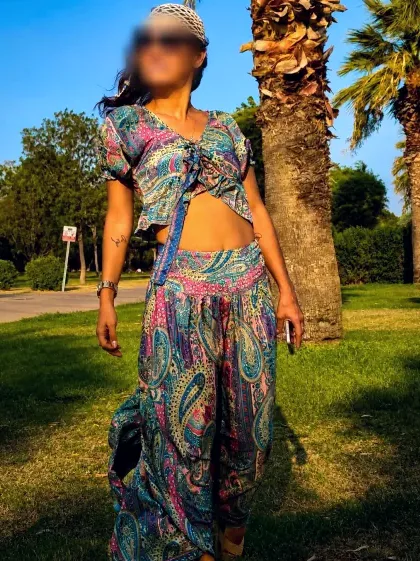 Monique, 33