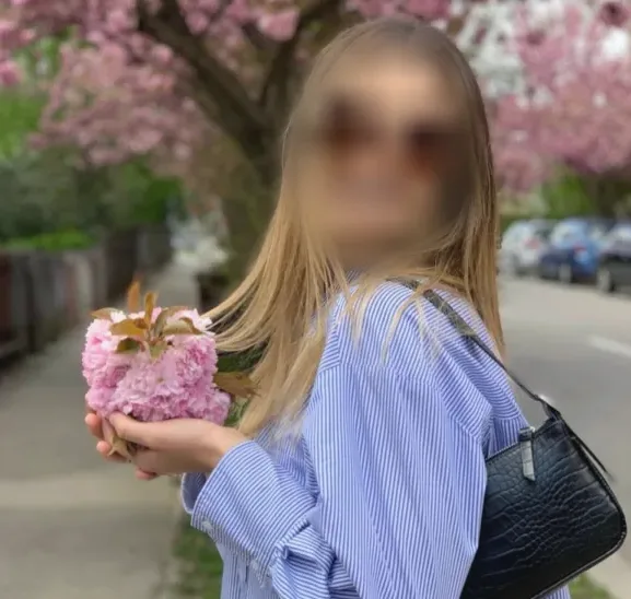 Nikki, 23