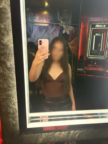 Nikki, 18