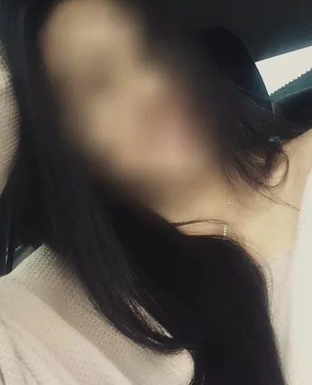 Nina, 34
