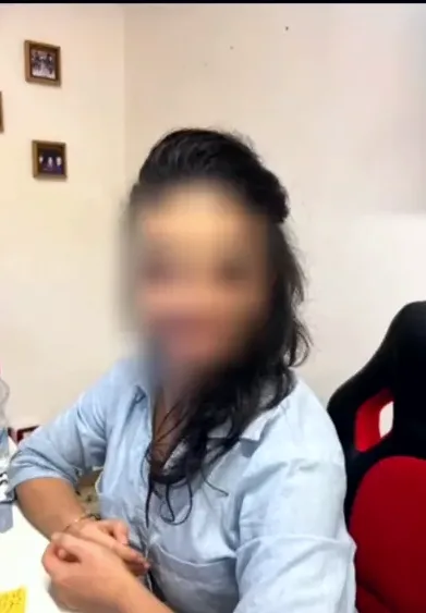 Olivia, 33