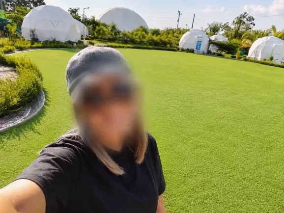 Sabine, 35