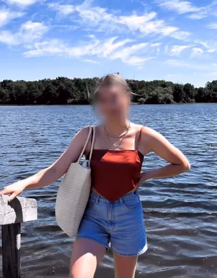 Sanne, 24