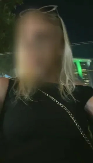Sara, 18