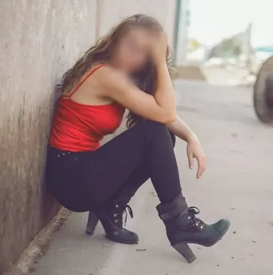 Sophie, 37